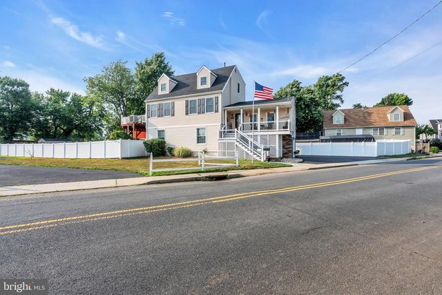 106 MAIN ST, Port Monmouth, NJ 07758