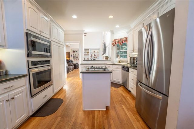 4439 Oxburgh Park, Flowery Branch, GA 30542