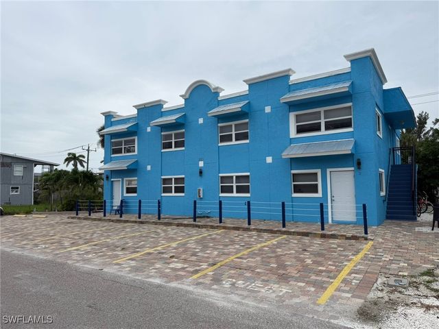 222 Fairweather LN, Fort Myers Beach, FL 33931