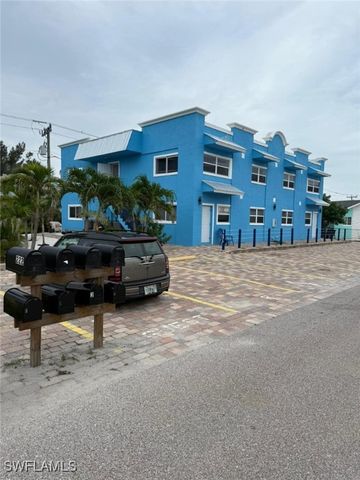 222 Fairweather LN, Fort Myers Beach, FL 33931