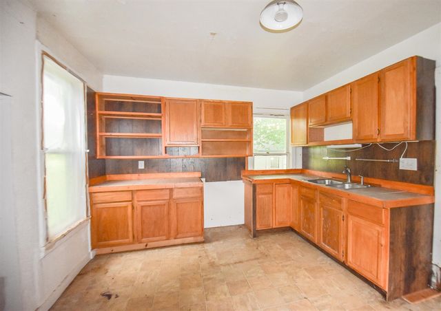 1085 E Chicago Road A, Quincy, MI 49082