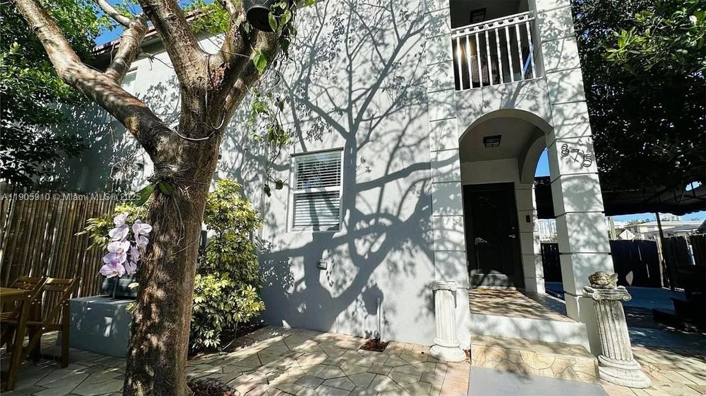 875 NW 2nd St, Miami, FL 33128