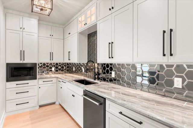 2565 Groves Court, Tool, TX 75143