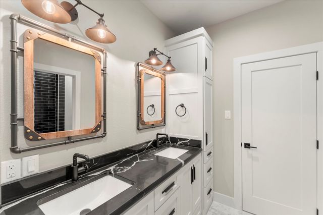 2565 Groves Court, Tool, TX 75143