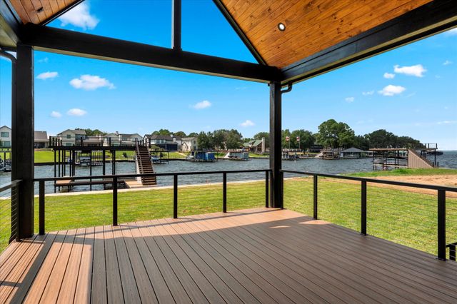 2565 Groves Court, Tool, TX 75143