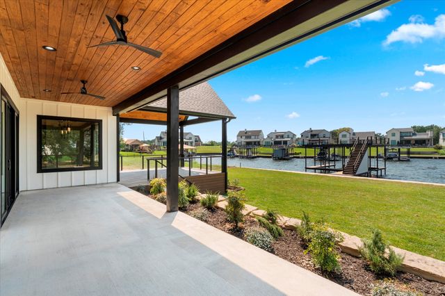 2565 Groves Court, Tool, TX 75143