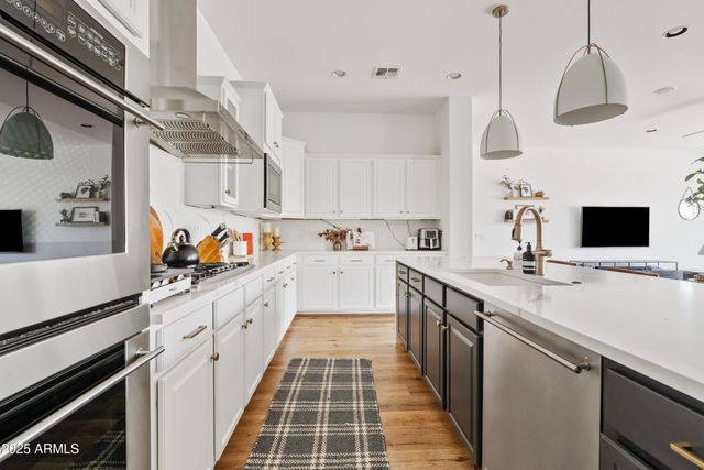 1500 E SAGITTARIUS Place, Chandler, AZ 85249