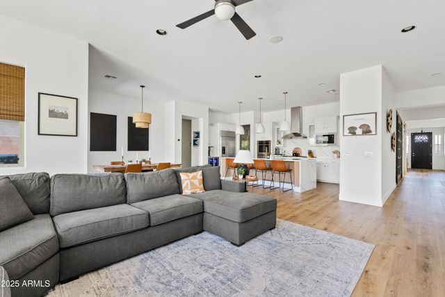 1500 E SAGITTARIUS Place, Chandler, AZ 85249