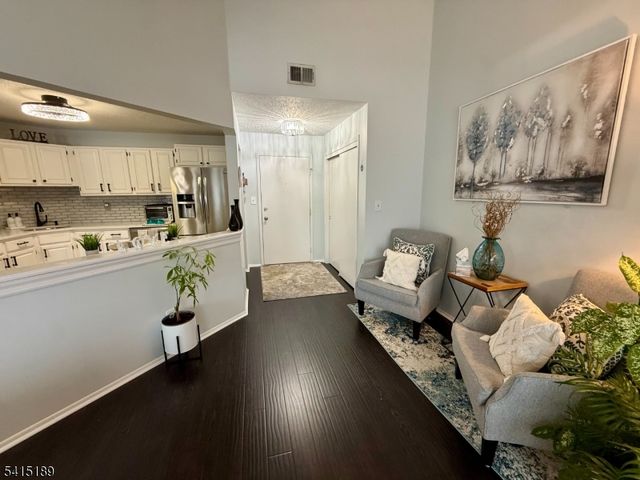 137 Drake Ln, Roxbury Twp., NJ 07852