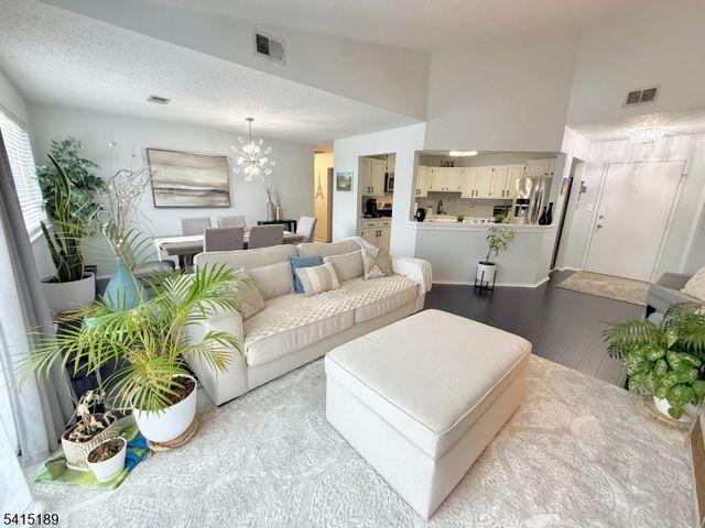 137 Drake Ln, Roxbury Twp., NJ 07852