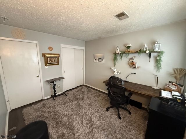 137 Drake Ln, Roxbury Twp., NJ 07852