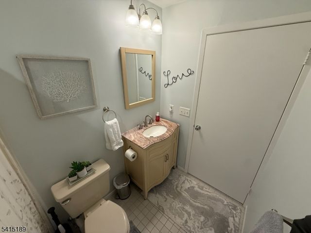 137 Drake Ln, Roxbury Twp., NJ 07852