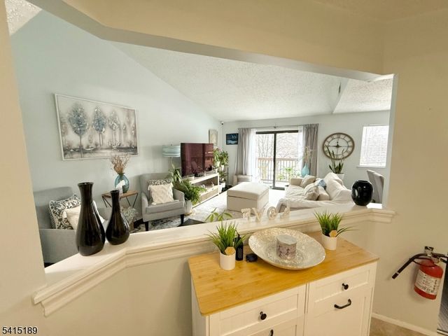 137 Drake Ln, Roxbury Twp., NJ 07852