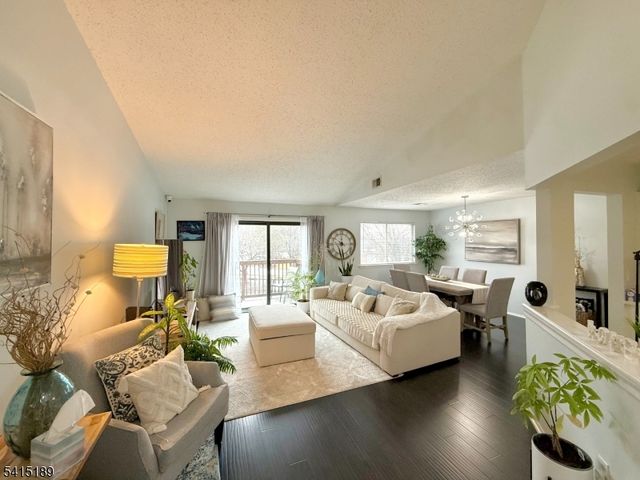 137 Drake Ln, Roxbury Twp., NJ 07852