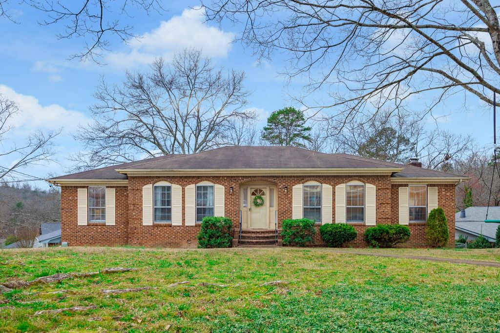 936 Sherry Circle, Hixson, TN 37343