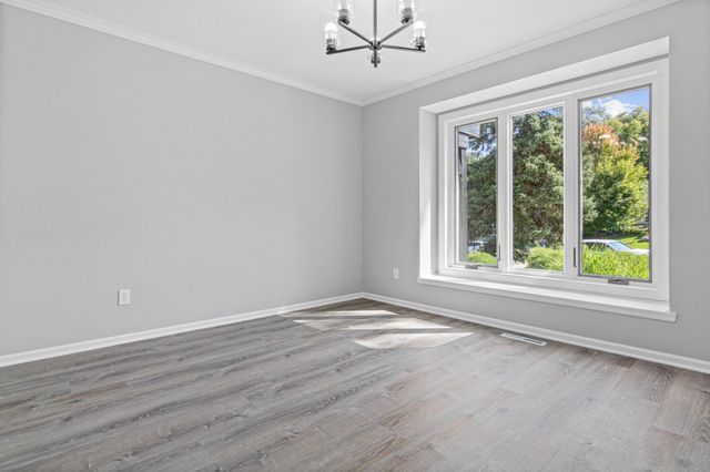 515 Marnie Street S, Maplewood, MN 55119