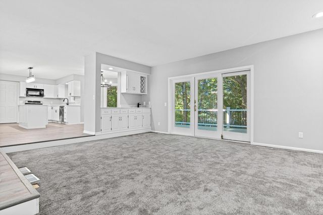 515 Marnie Street S, Maplewood, MN 55119