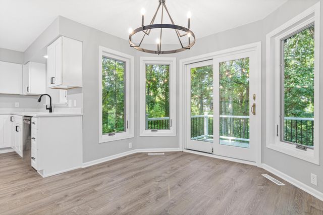 515 Marnie Street S, Maplewood, MN 55119