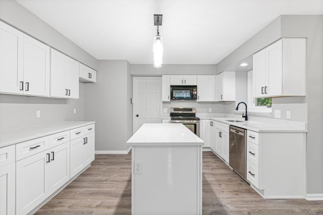 515 Marnie Street S, Maplewood, MN 55119