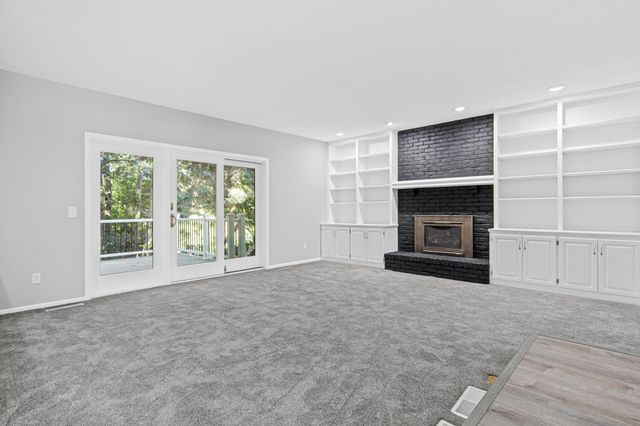 515 Marnie Street S, Maplewood, MN 55119