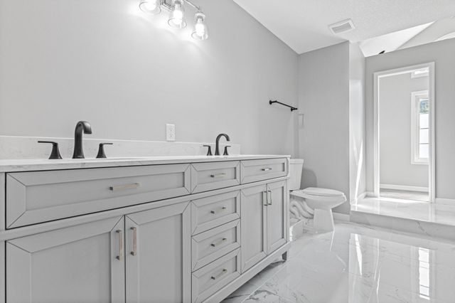 515 Marnie Street S, Maplewood, MN 55119