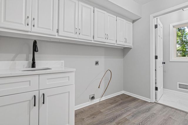 515 Marnie Street S, Maplewood, MN 55119