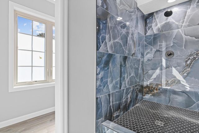 515 Marnie Street S, Maplewood, MN 55119