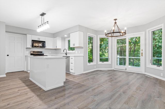 515 Marnie Street S, Maplewood, MN 55119