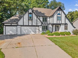515 Marnie Street S, Maplewood, MN 55119