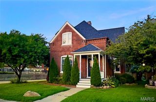 332 N 6th Street, St Charles, MO 63301