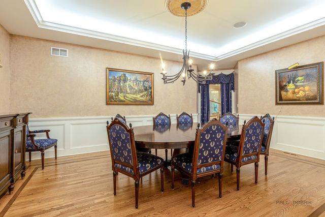 64 Crescent Drive, Glencoe, IL 60022