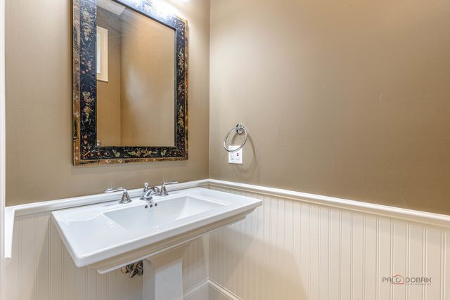 64 Crescent Drive, Glencoe, IL 60022