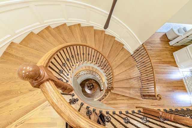 64 Crescent Drive, Glencoe, IL 60022