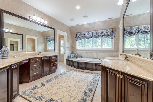 64 Crescent Drive, Glencoe, IL 60022