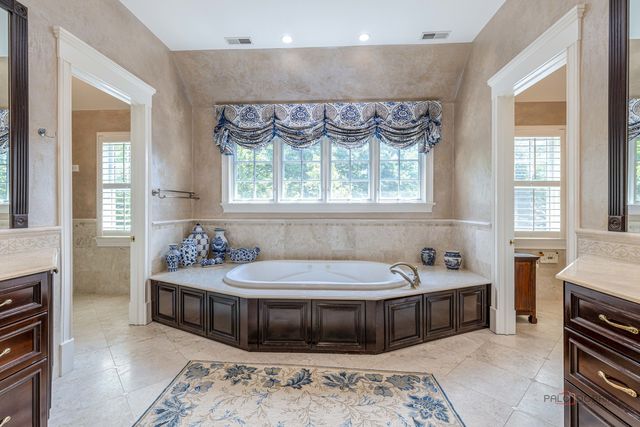 64 Crescent Drive, Glencoe, IL 60022