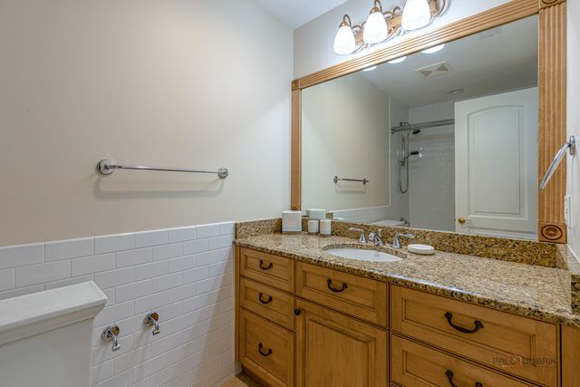 64 Crescent Drive, Glencoe, IL 60022