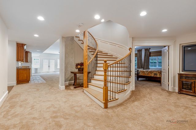 64 Crescent Drive, Glencoe, IL 60022