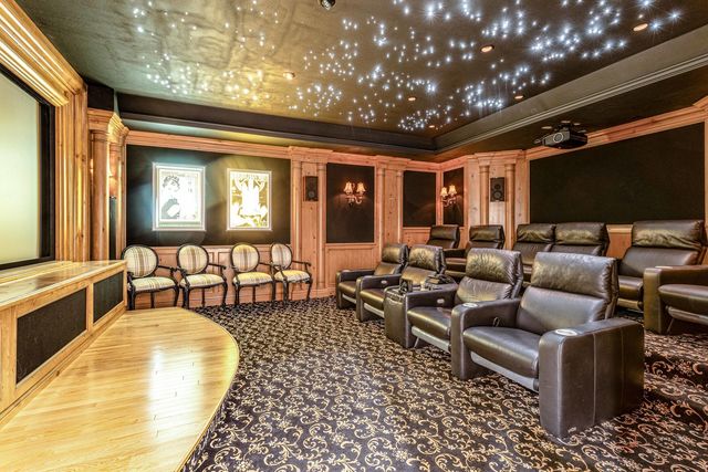 64 Crescent Drive, Glencoe, IL 60022