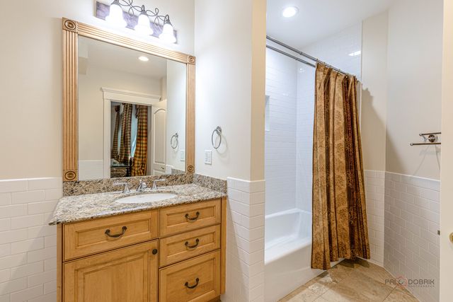 64 Crescent Drive, Glencoe, IL 60022