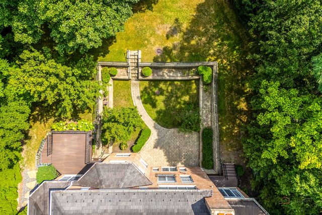 64 Crescent Drive, Glencoe, IL 60022