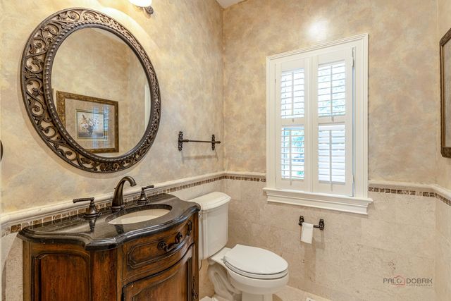 64 Crescent Drive, Glencoe, IL 60022