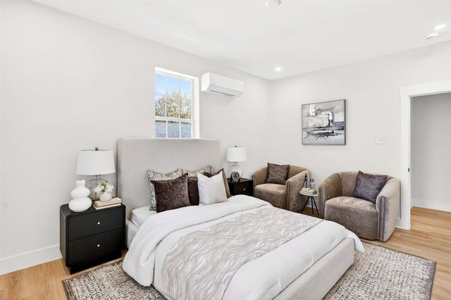 439 W 9th Street 2, Dallas, TX 75208