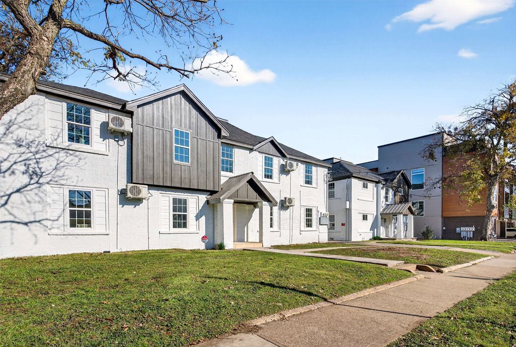 439 W 9th Street 2, Dallas, TX 75208