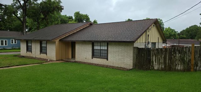 401 W Fifth Street, Brenham, TX 77833