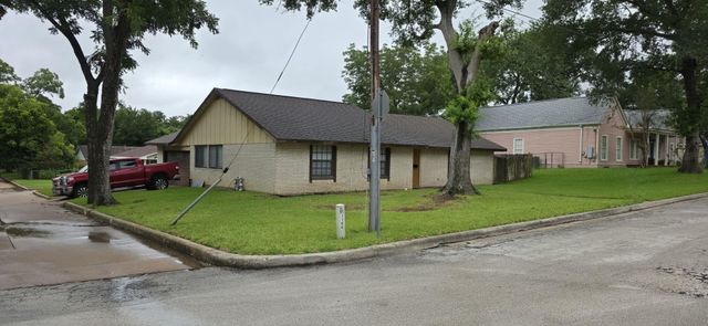 401 W Fifth Street, Brenham, TX 77833