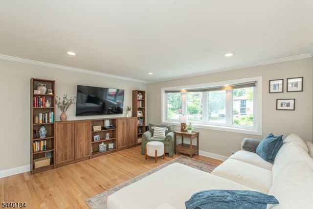 128 Overlook Ave, East Hanover Twp., NJ 07936