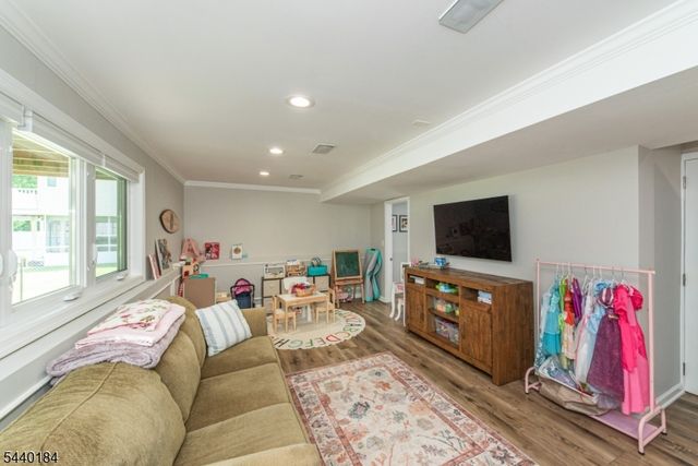 128 Overlook Ave, East Hanover Twp., NJ 07936