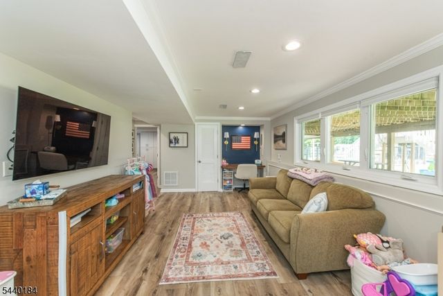 128 Overlook Ave, East Hanover Twp., NJ 07936