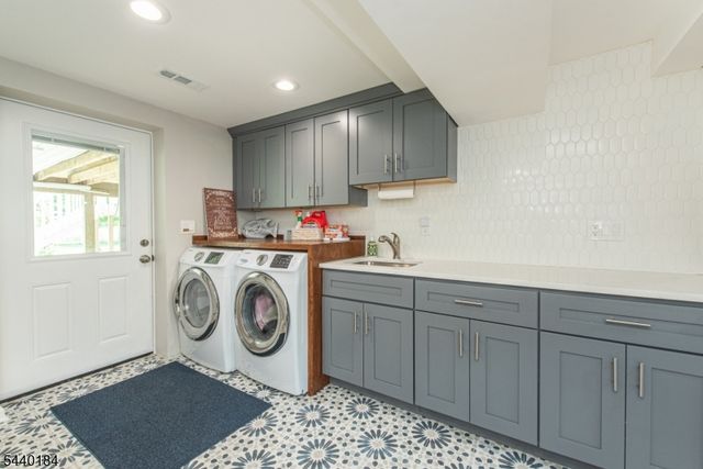 128 Overlook Ave, East Hanover Twp., NJ 07936