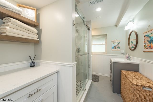 128 Overlook Ave, East Hanover Twp., NJ 07936